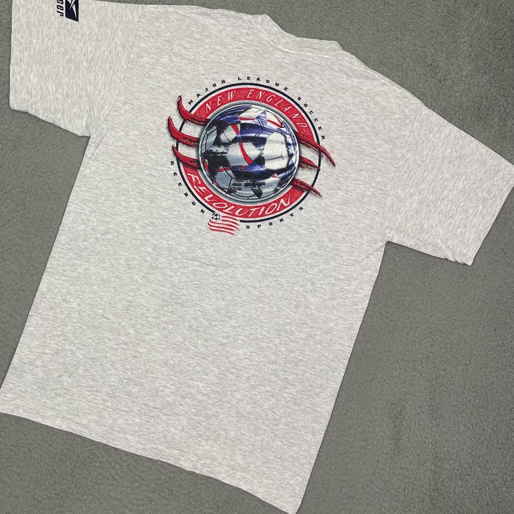 Vintage 90s New England Revolution T-shirt